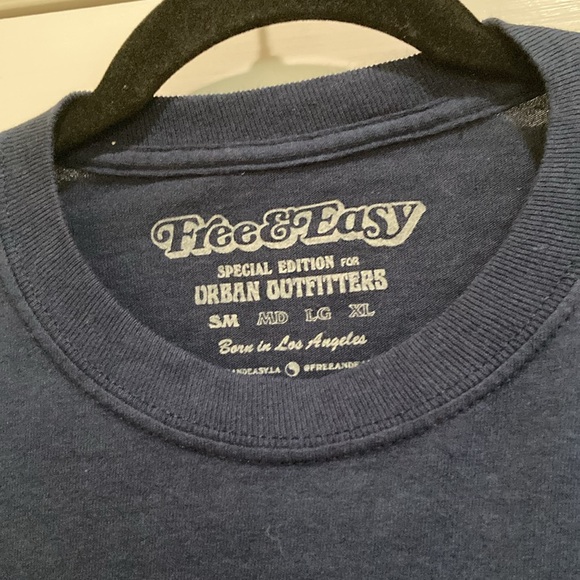 Free & Easy new limited edition urban outfitters LA California navy long sleeve - Picture 2 of 3